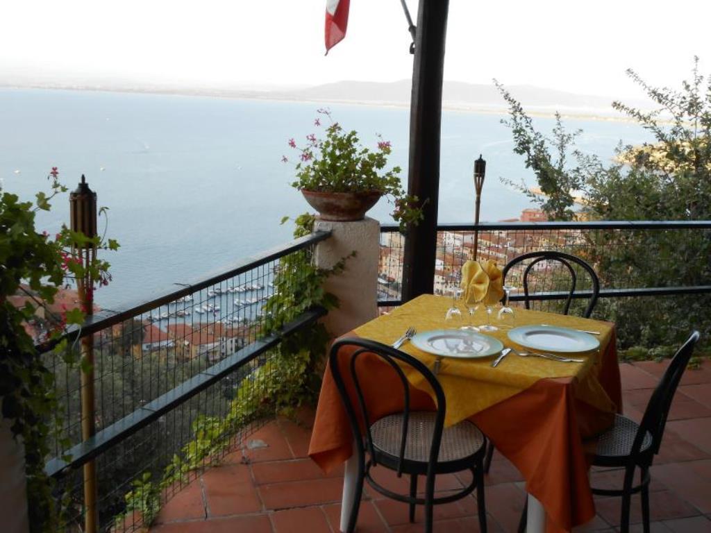 Hotel Vittoria Porto Santo Stefano  Eksteriør billede